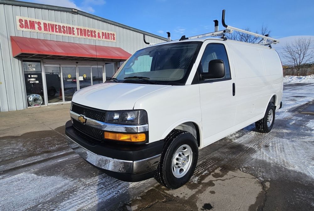2025 Chevrolet Express Cargo Work Van's photo