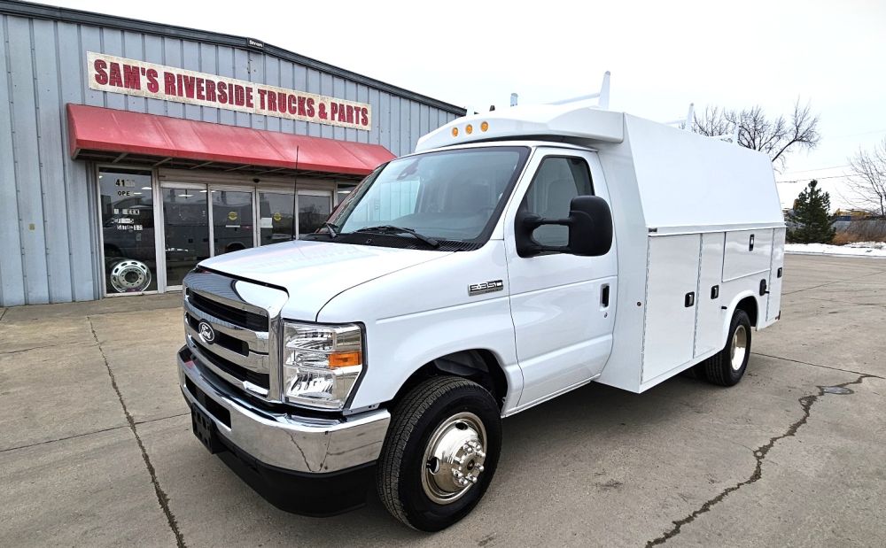 2026 Ford E-Series Cutaway Base's photo