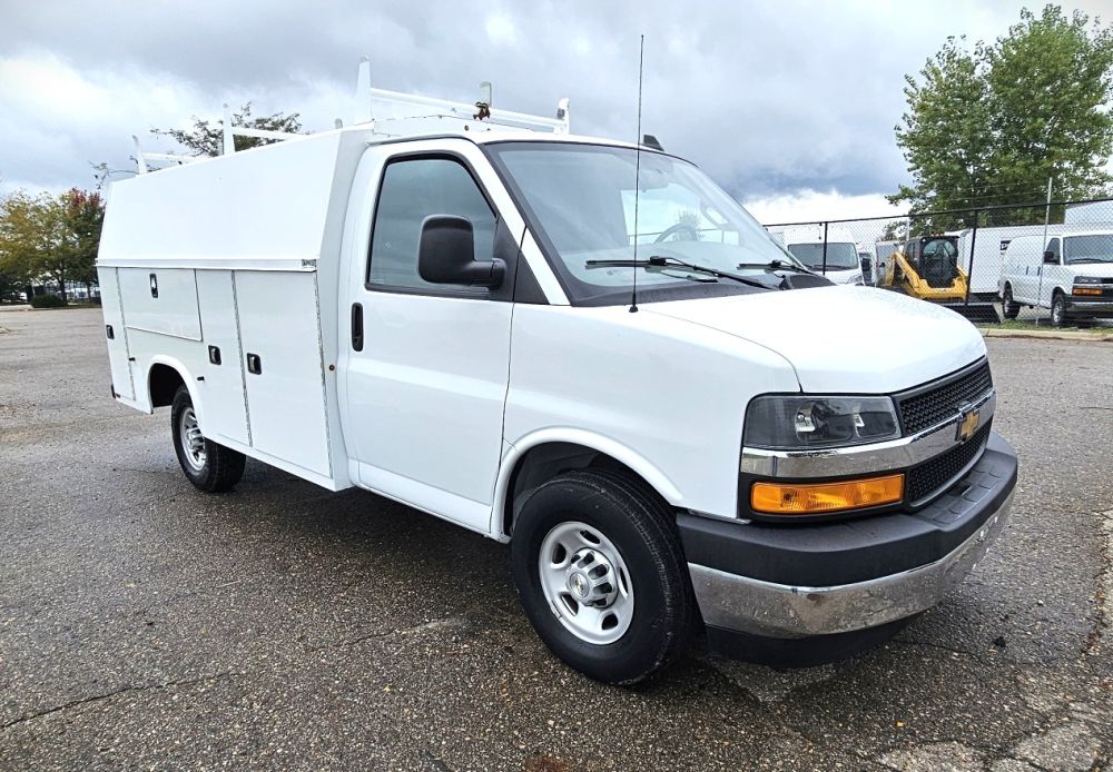 2023 Chevrolet Express Cutaway