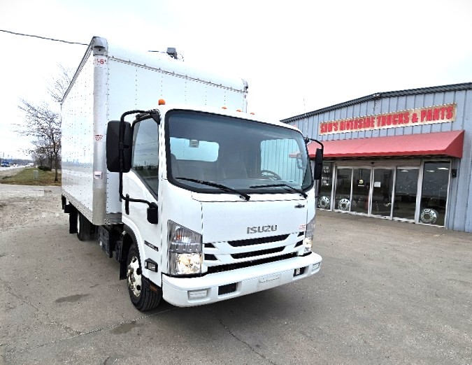 2019 Isuzu NPR HD's photo