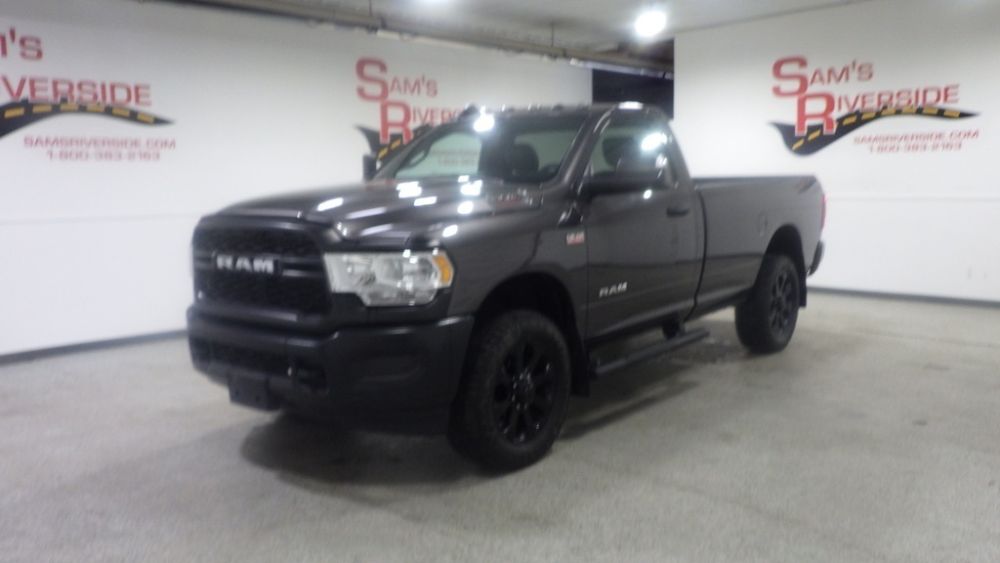 2021 RAM 3500 Tradesman 4X4 Regular cab's photo