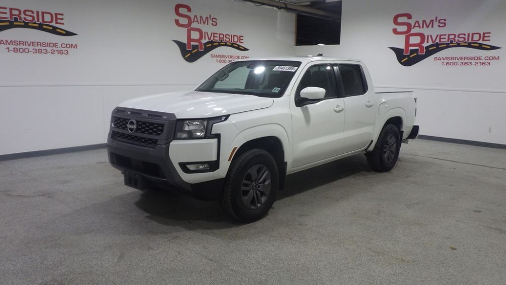 2025 Nissan Frontier SV's photo