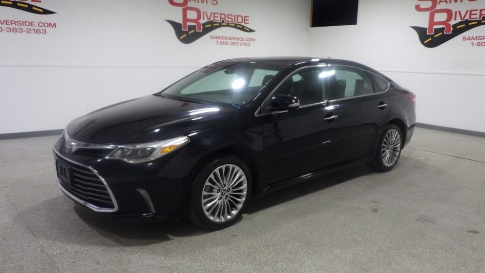 2017 Toyota Avalon Limited's photo